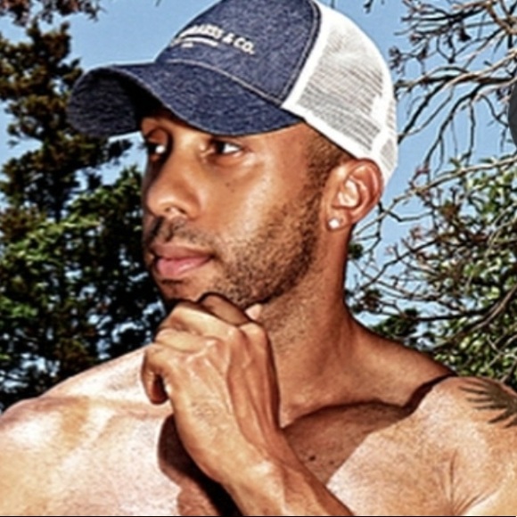 Meet your Posher, Jonathan - Picture 1 of 2